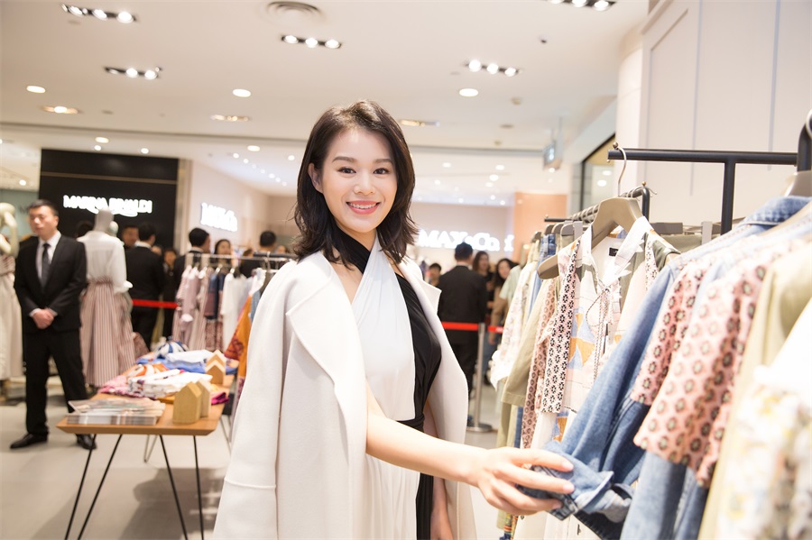 Телезвезда Миоли Ву приняла участие в модном мероприятии