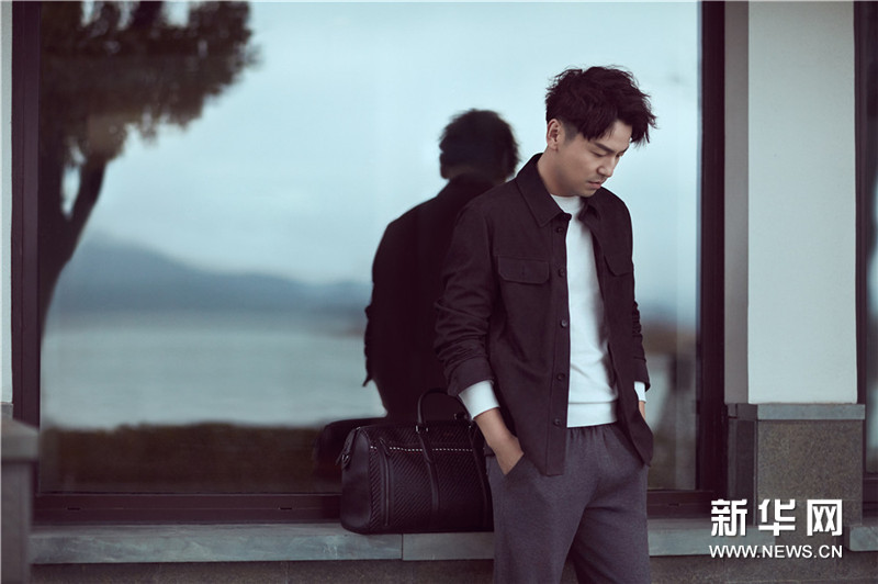 Модный актер Лэй Цзяинь