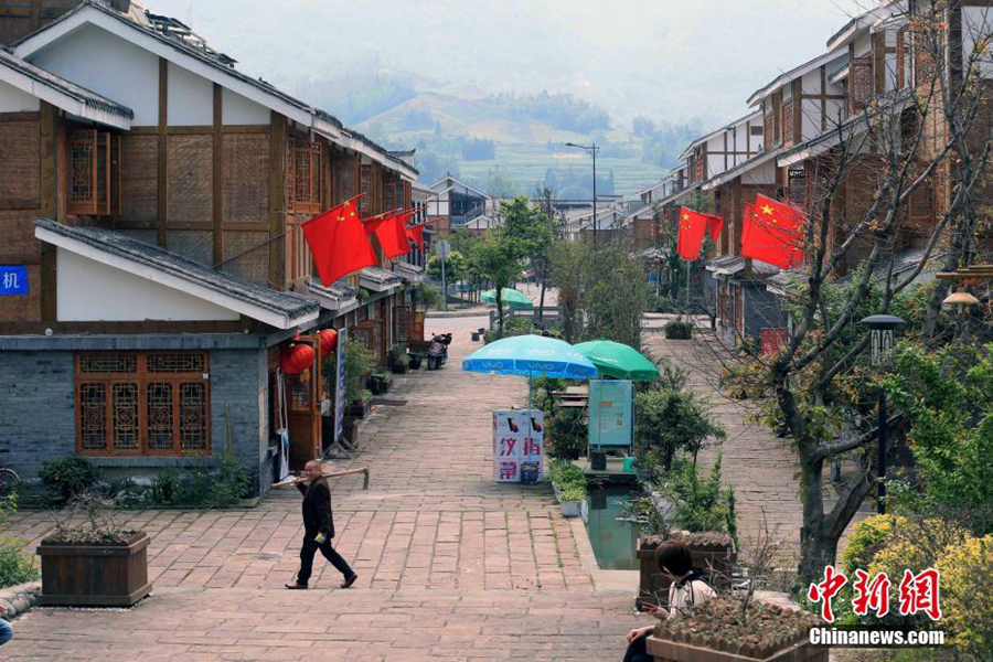 Пятая годовщина землетрясения в уезде Лушань: новый облик древнего поселка Лунмэнь