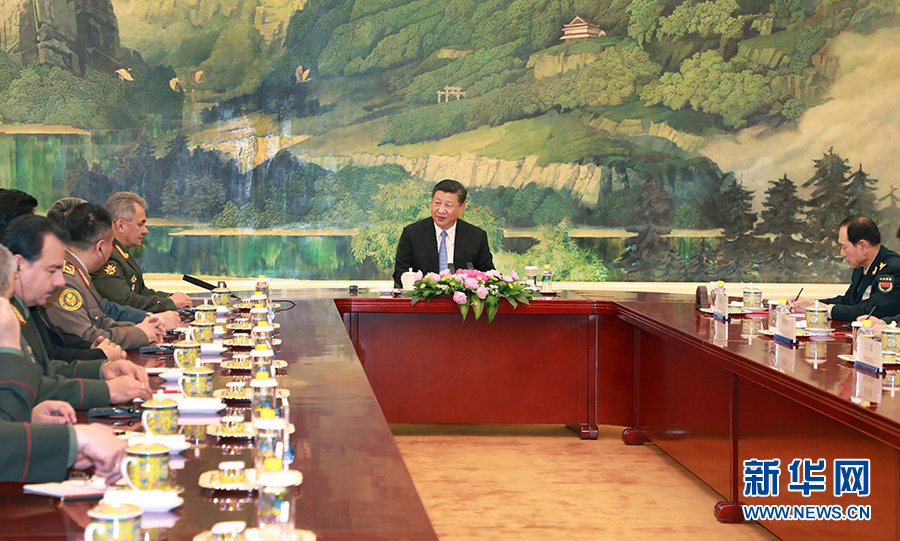 Си Цзиньпин встретился с министрами обороны стран-членов ШОС