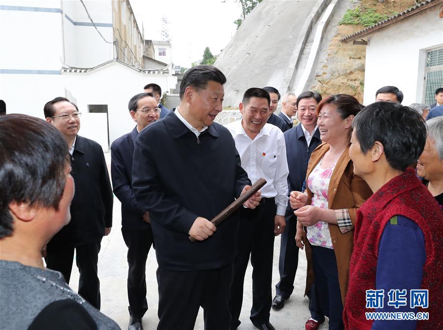 Си Цзиньпин отправился с инспекцией в деревню переселенцев Санься (Три ущелья)