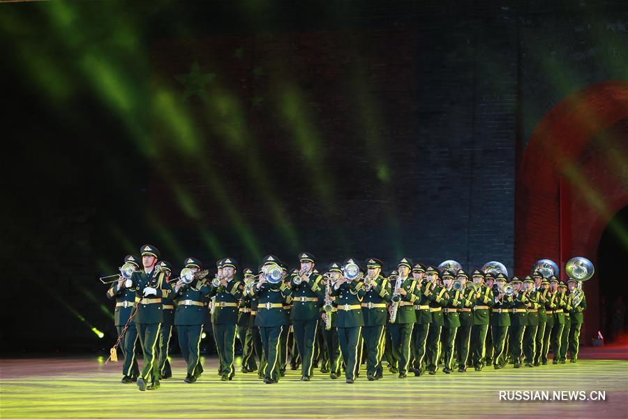 V Фестиваль военных оркестров стран Шанхайской организации сотрудничества /ШОС/ открылся в Пекине во вторник, 24 апреля.