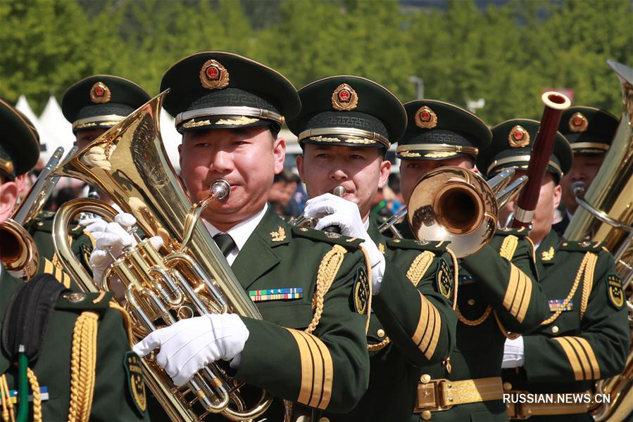 В рамках пятого Фестиваля военных оркестров ШОС в Пекине состоялось парадное шествие