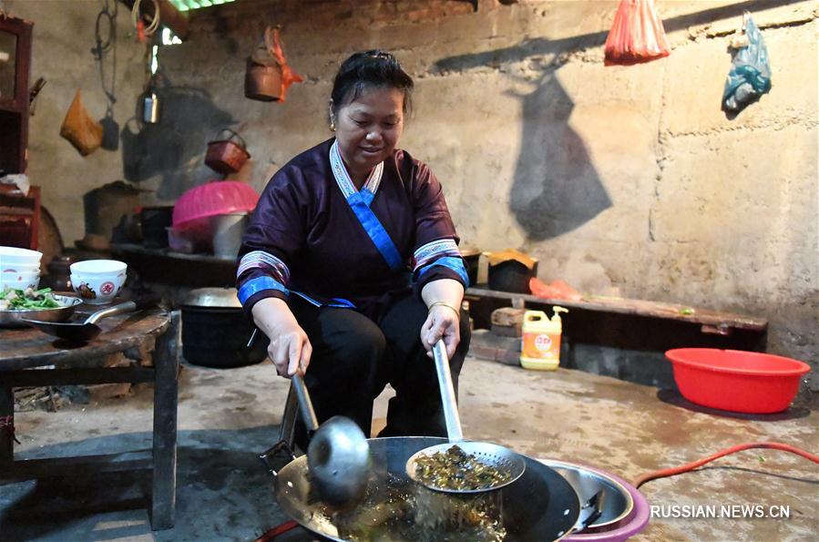Традиционный суп из камелии народности дун