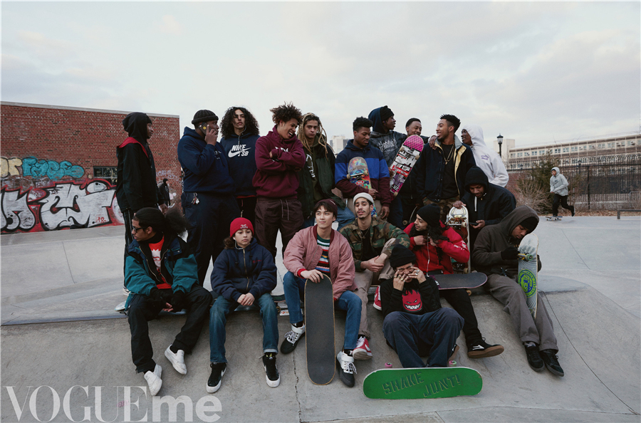 Новые фото неуловимого У Лэя