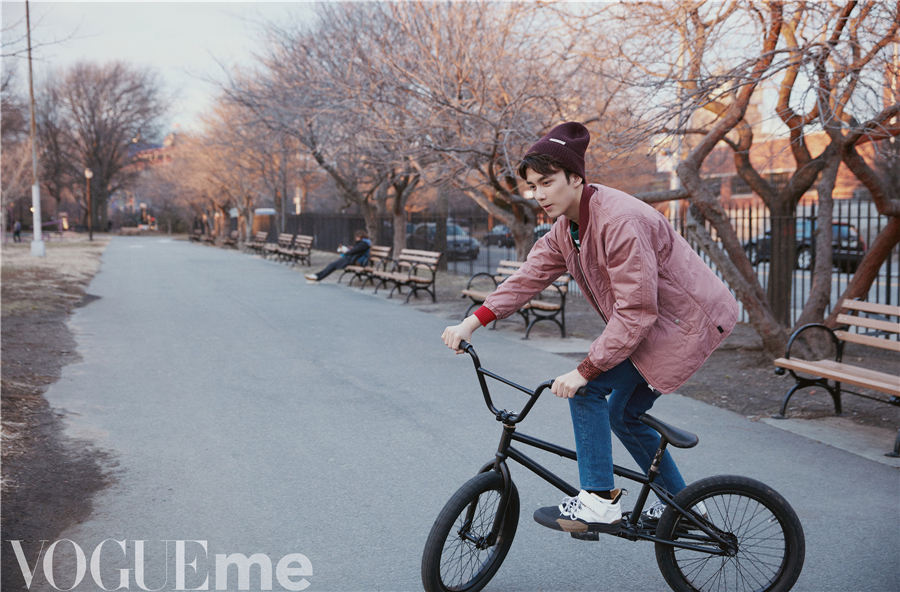 Новые фото неуловимого У Лэя