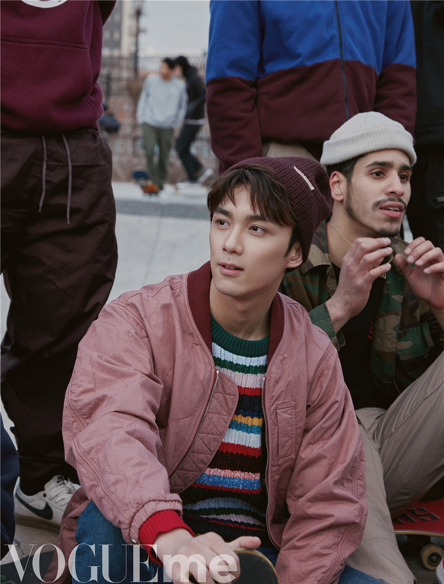 Новые фото неуловимого У Лэя