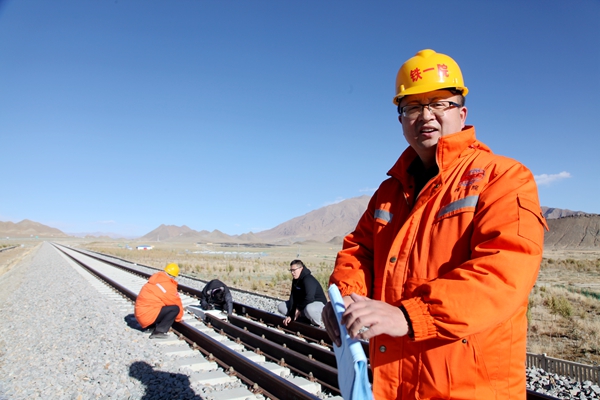 【Китайская мечта, великая сила мастера】 Лю Чжэнпин из первого проектно-исследовательского института при ООО Китайской железнодорожной корпорации: вечная мерзлота ему не дает покоя при строительстве железной дороги в Тибете