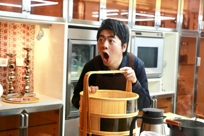 Коллекция смайликов: китайский пианист Лан Лан в телешоу 