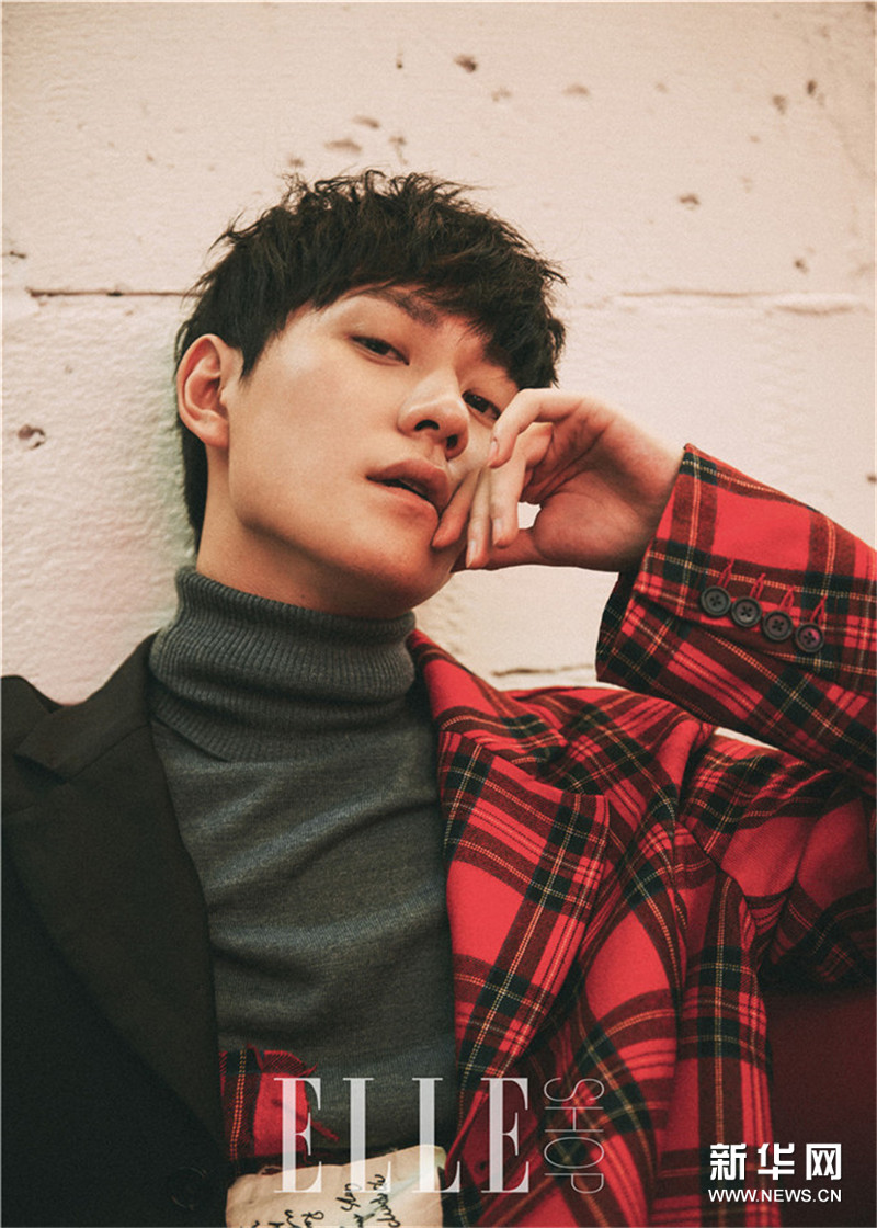 Актер Цинь Цзюньцзе в стиле ретро