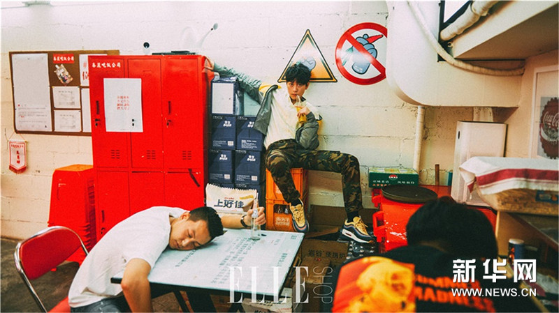 Актер Цинь Цзюньцзе в стиле ретро