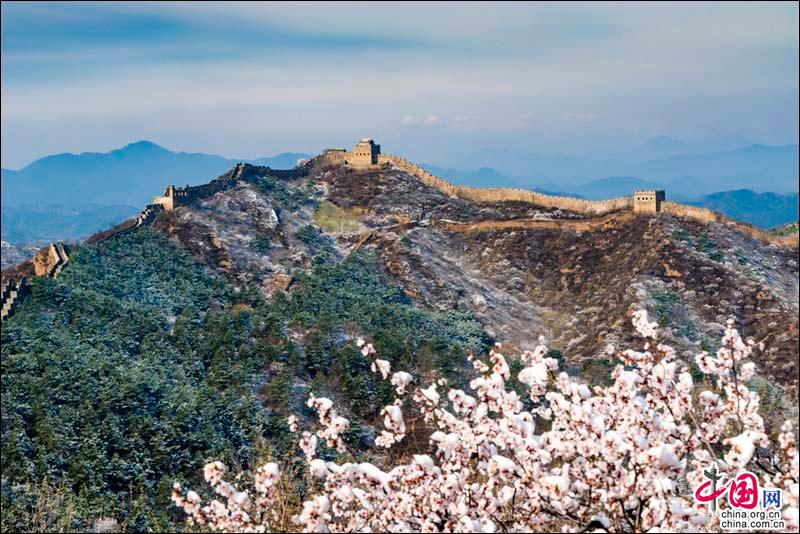 Удивительно красивые пейзажи на участке Великой китайской стены Цзиньшаньлин