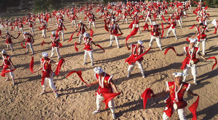 Аньсайский танец с яогу