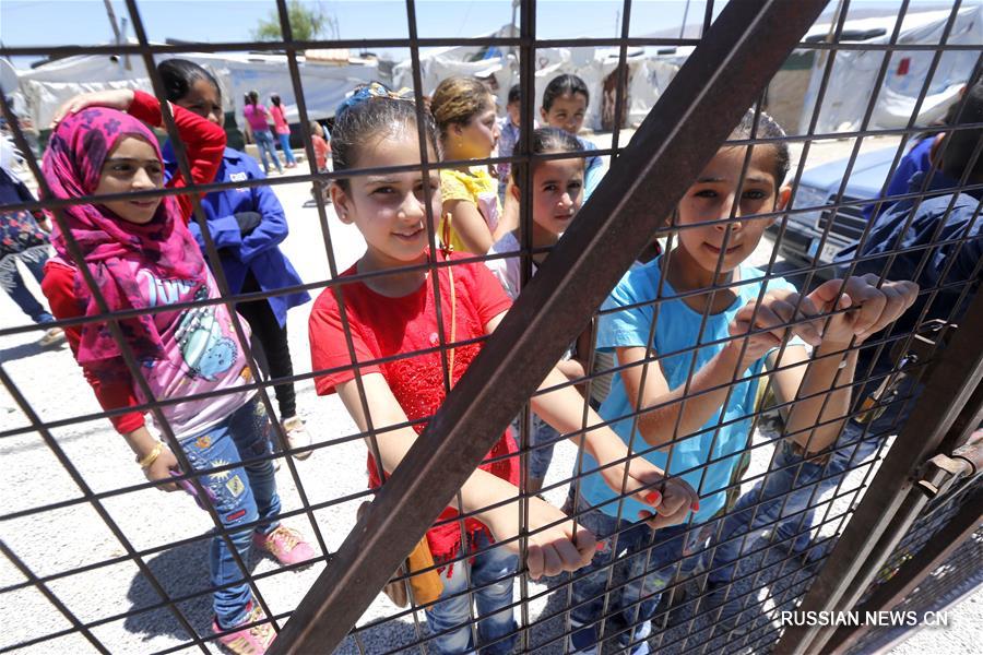 Конфликт в Сирии продолжается уже более семи лет, также продолжается жизнь в палаточных лагерях сирийцев, которых война вынудила спасаться от насилия бегством в Ливан.