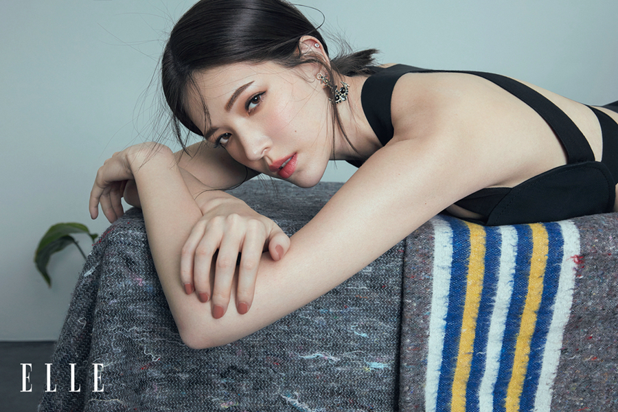 Актриса Сюй Вэйнин украсила обложку модного журнала