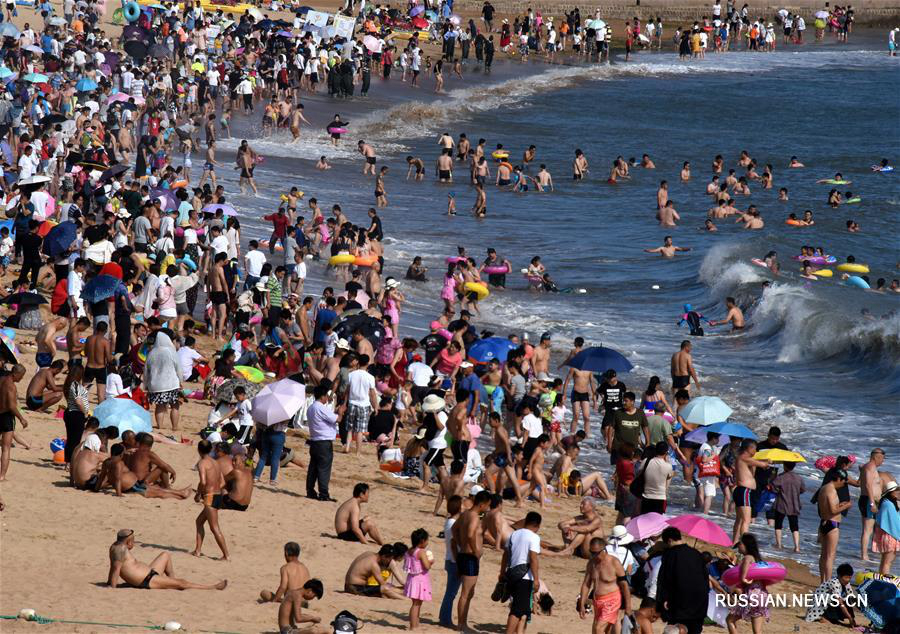 В Циндао открылись 6 купальных пляжей
