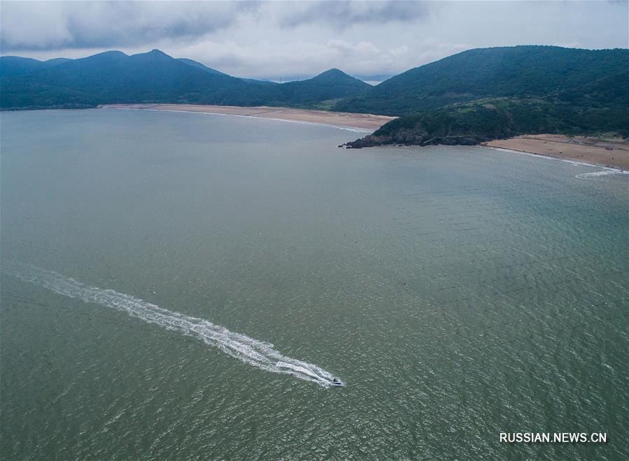 В прибрежном ландшафтном парке "Чжуцзяцзянь" начинается пик туристического сезона