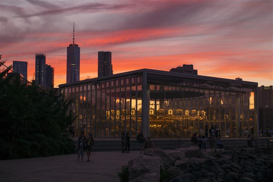 Закат солнца в Нью-Йорке