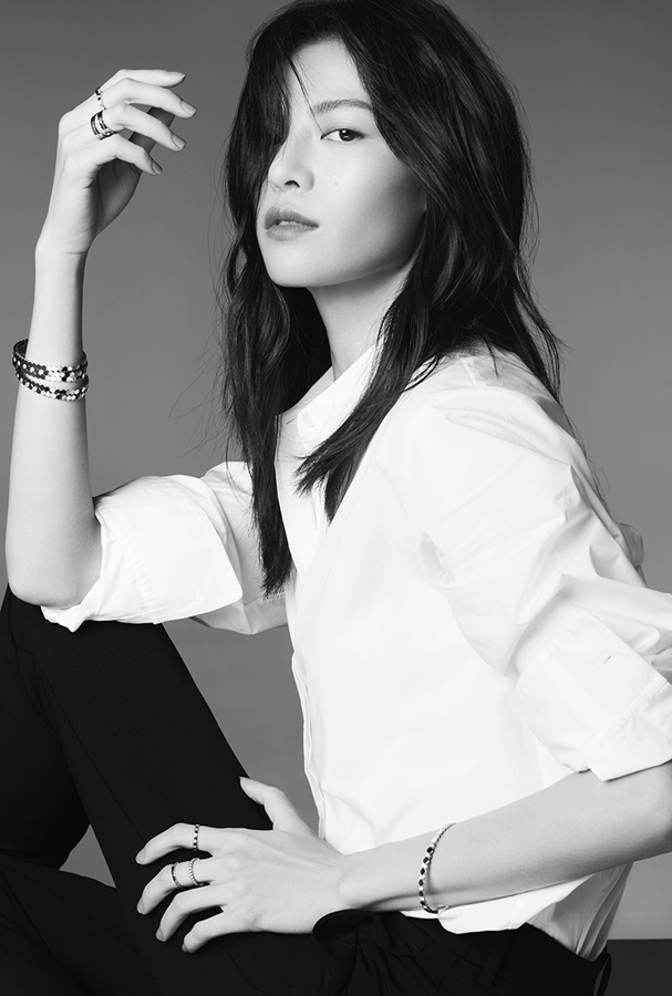 Изящная актриса Чжун Чуси