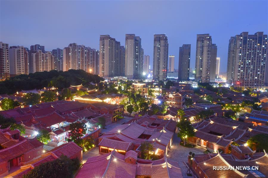 Традиционный квартал Удяньши площадью 84 тыс кв м находится в центре городского уезда Цзиньцзян провинции Фуцзянь /Юго-Восточный Китай/.