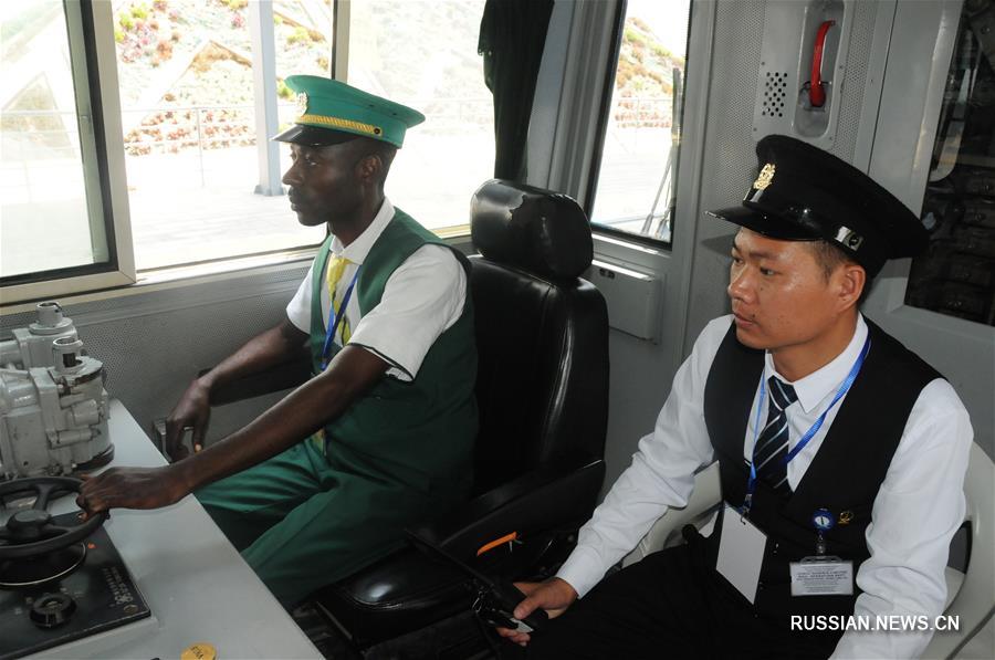Линия легкого метро, построенная нигерийским филиалом китайской компании China Civil Engineering Construction Corporation, сегодня была официально введена в эксплуатацию в столице Нигерии Абудже.