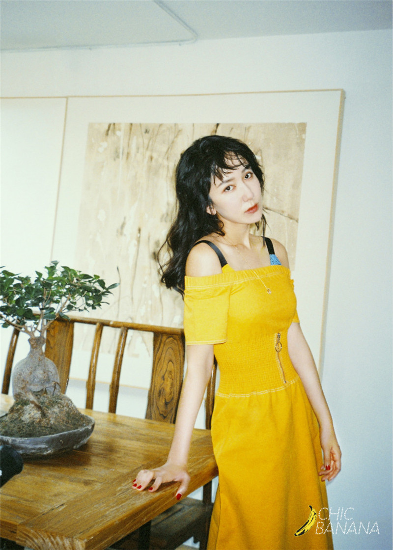 Новые фото популярной актрисы Лоу Исяо в стиле ретро
