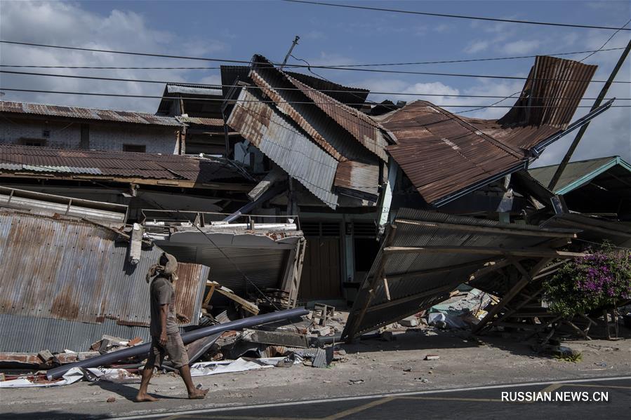 Число погибших в результате землетрясения магнитудой 7,0, произошедшего 5 августа на острове Ломбок в Индонезии, возросло до 131 человека, еще 1477 серьезно пострадали. 