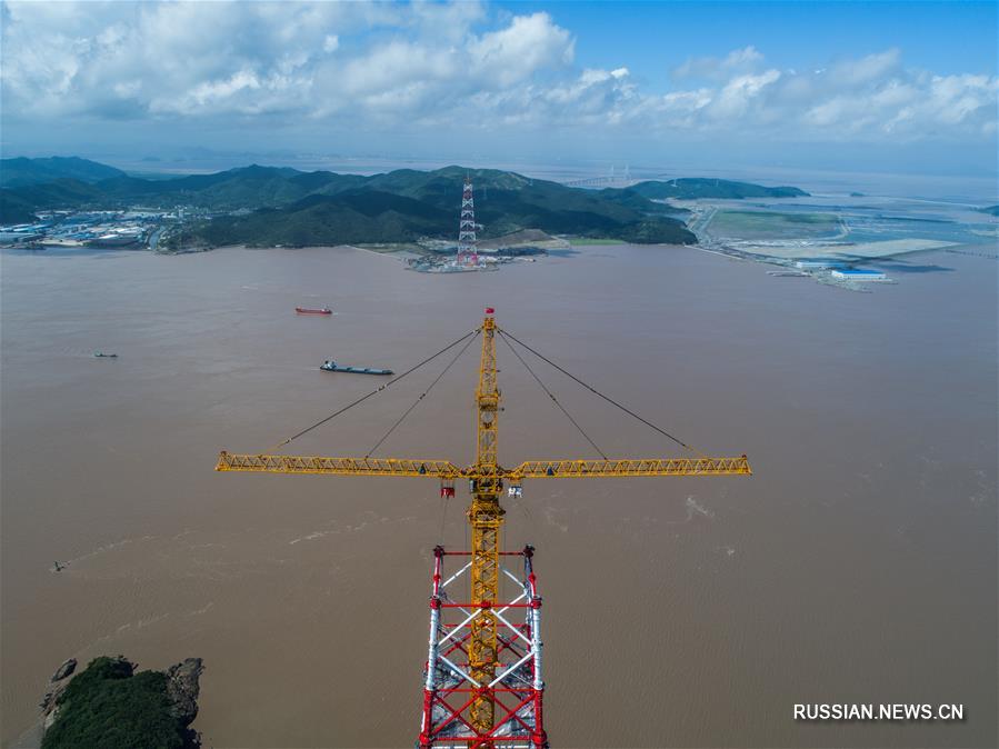 На востоке Китая завершается строительство высочайшей в мире опоры ЛЭП