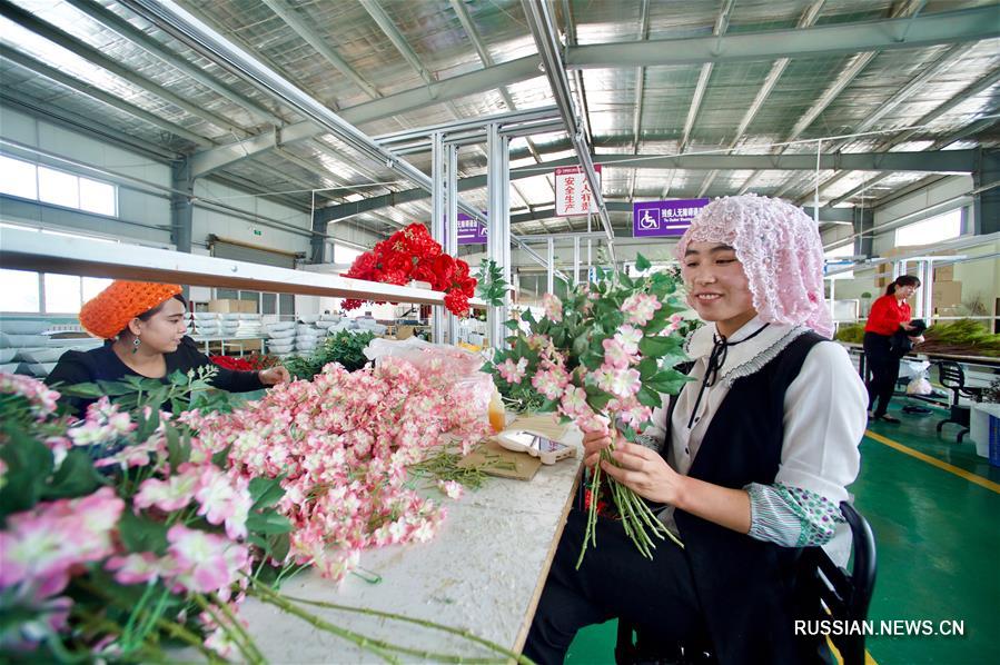 Производство искусственных цветов открыло путь к достатку для жителей уезда Лундэ
