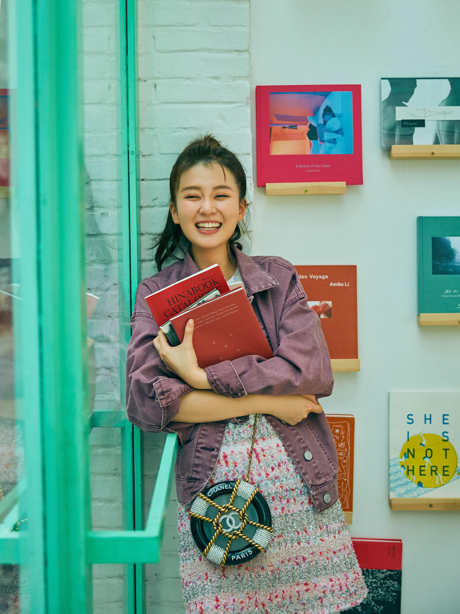 Новые фото красивой актрисы Цяо Синь