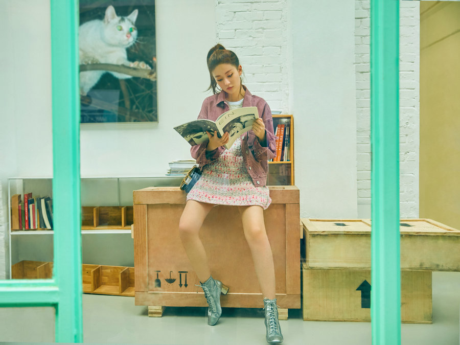 Новые фото красивой актрисы Цяо Синь