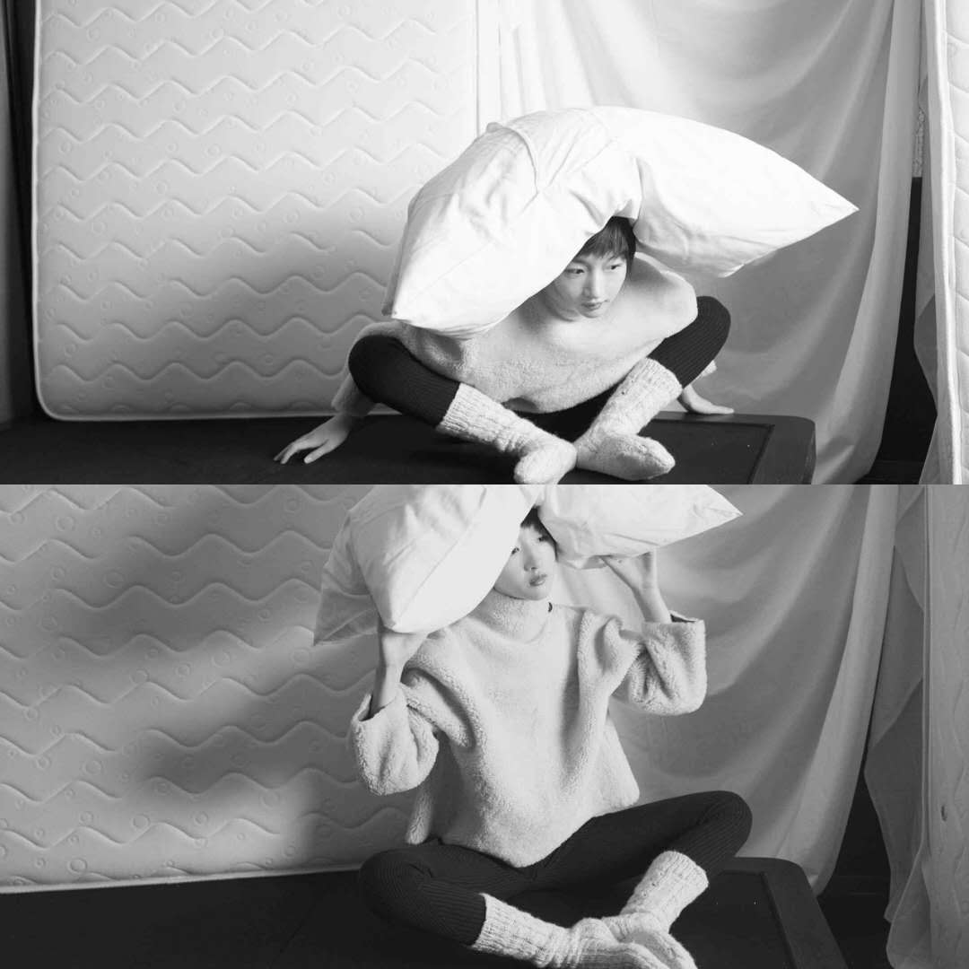 Милая актриса Чжоу Дунъюй попала на обложку модного журнала