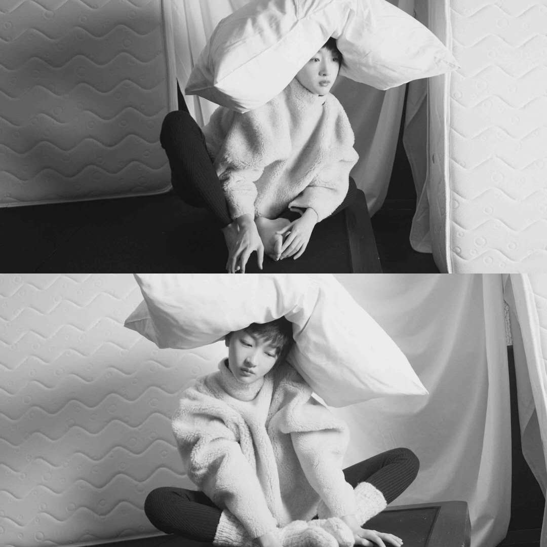 Милая актриса Чжоу Дунъюй попала на обложку модного журнала