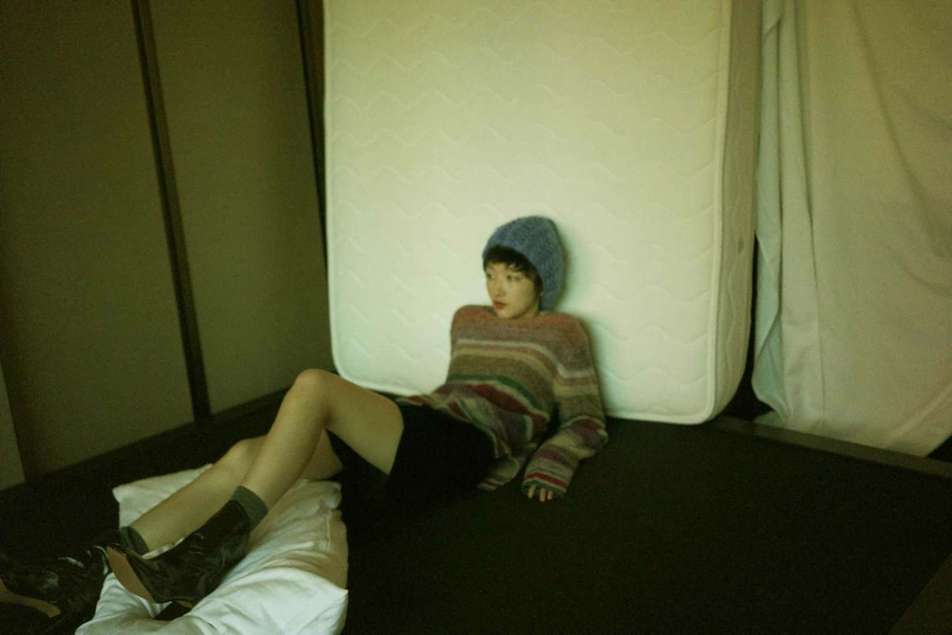 Милая актриса Чжоу Дунъюй попала на обложку модного журнала