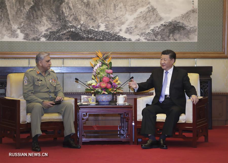 Си Цзиньпин провел переговоры с начальником штаба сухопутных войск Пакистана К.Д.Баджвой