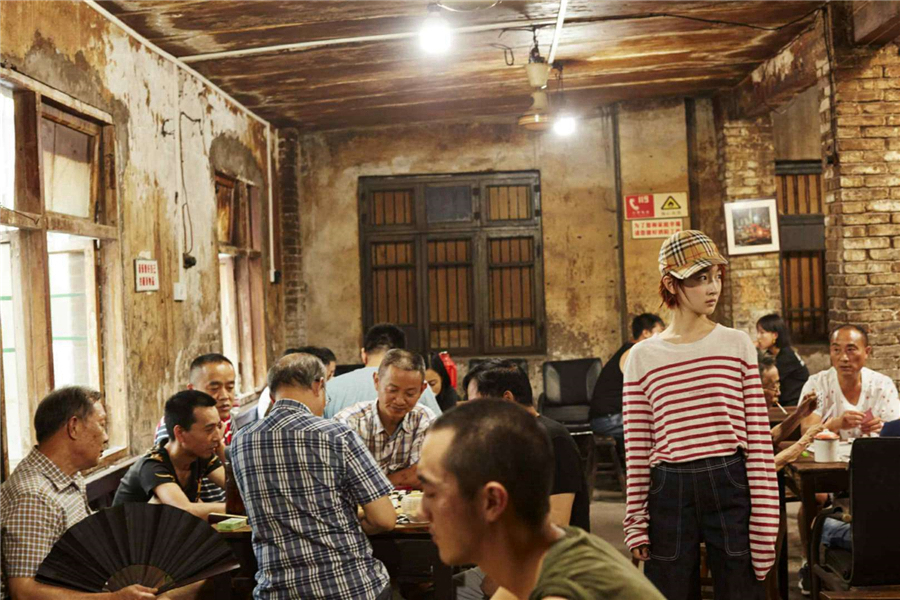 Друкая жизнь популярной артисты Чжоу Дунъюй