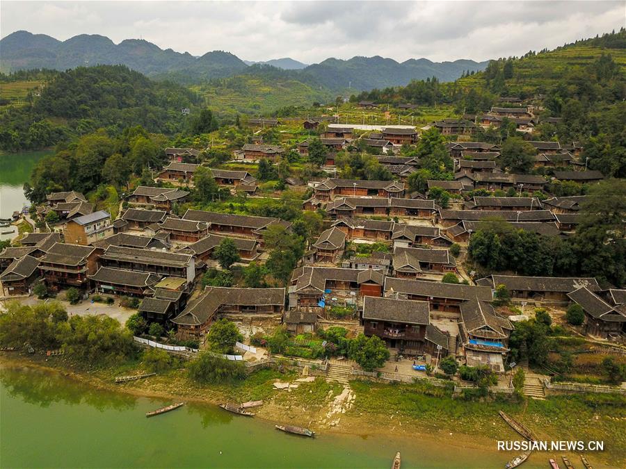 Горная деревня Хэвань расположена на берегу реки Юшуйхэ в уезде Юян /город Чунцин, Юго-Западный Китай/. История деревни, которая была включена в первый национальный список традиционных деревень Китая, насчитывает более 600 лет.