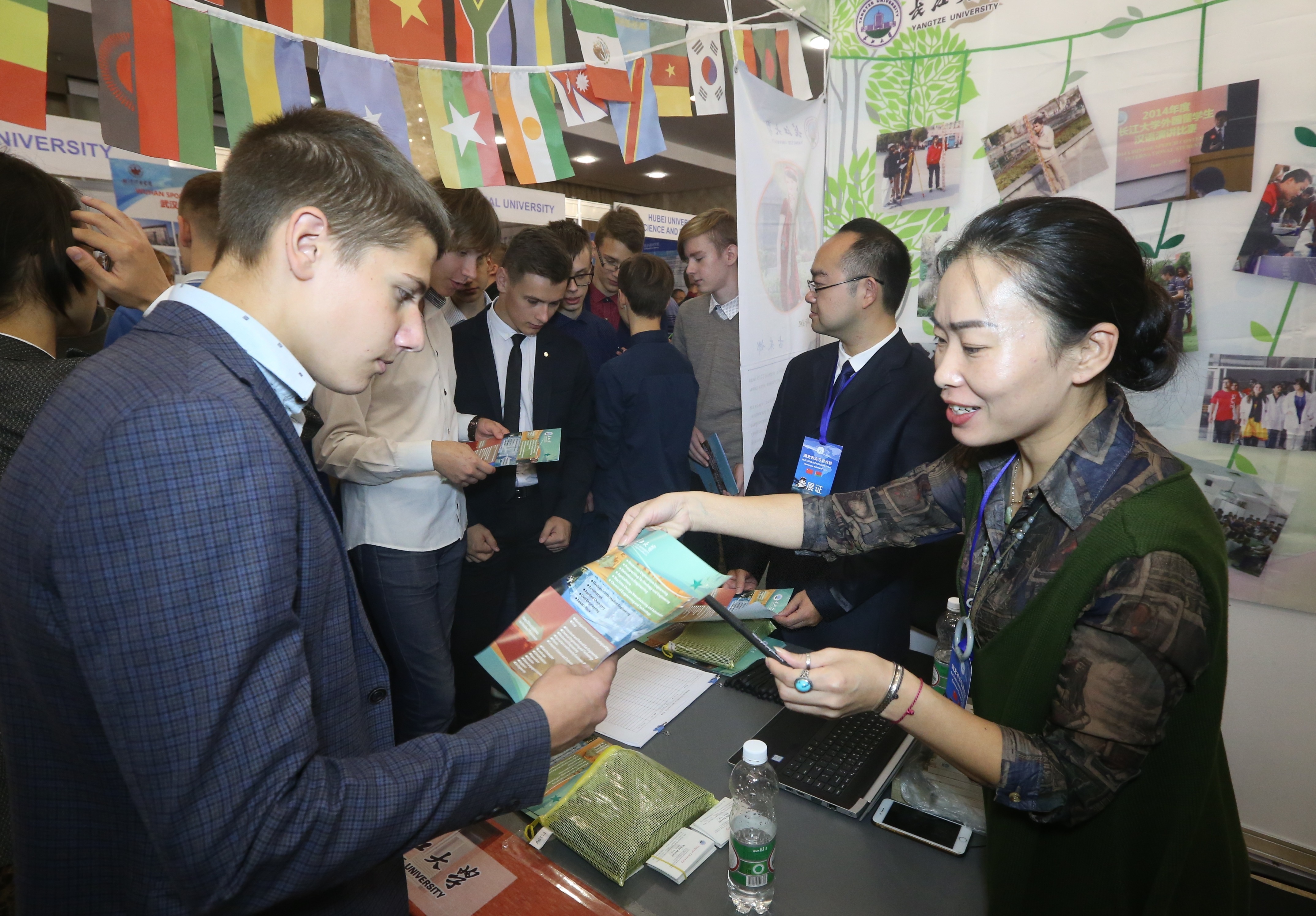 В Минске открылась Молодежная образовательная выставка провинции Хубэй