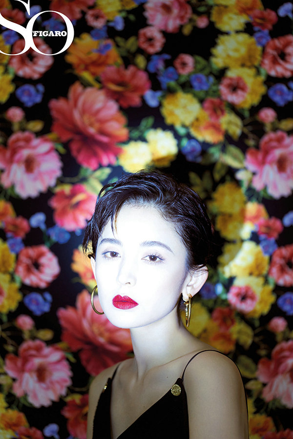 Популярная звезда Гули Начжа украсила обложку модного журнала