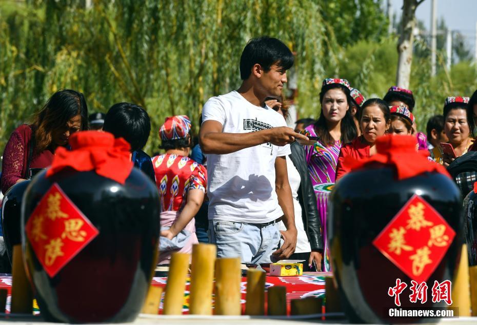 В уезде Ават Синьцзян-Уйгурского автономного района открылся фестиваль культуры и туризма Мусаллас