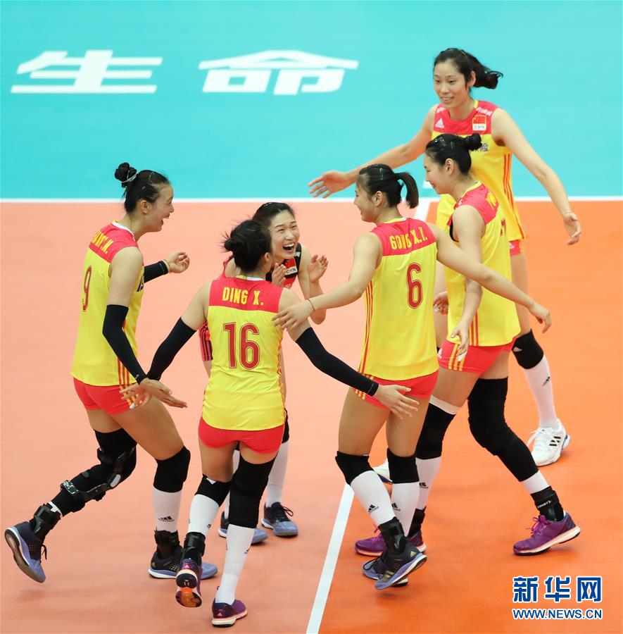ЧМ по волейболу среди женщин: сборная Китая разгромила американок и гарантировала место в финале шести