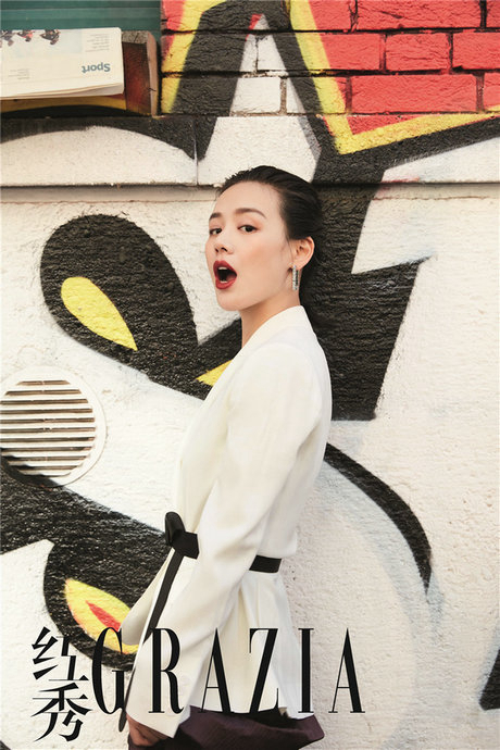 Кинозвезда Ма Сыцунь позирует для модного журнала