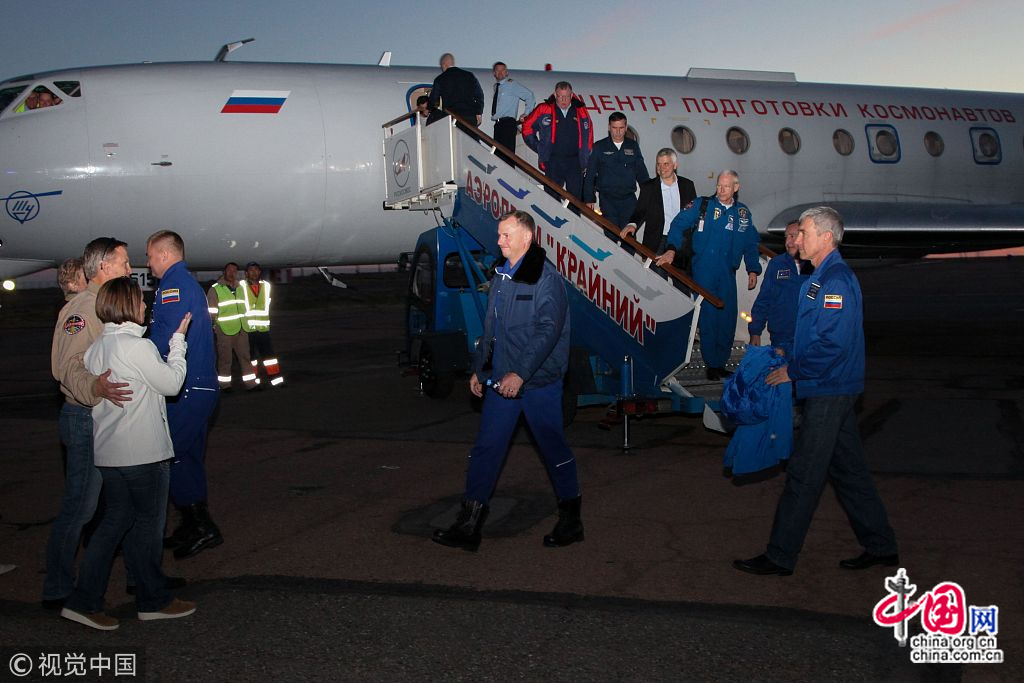 Экипаж корабля "Союз МС-10" аварийно приземлился в Казахстане