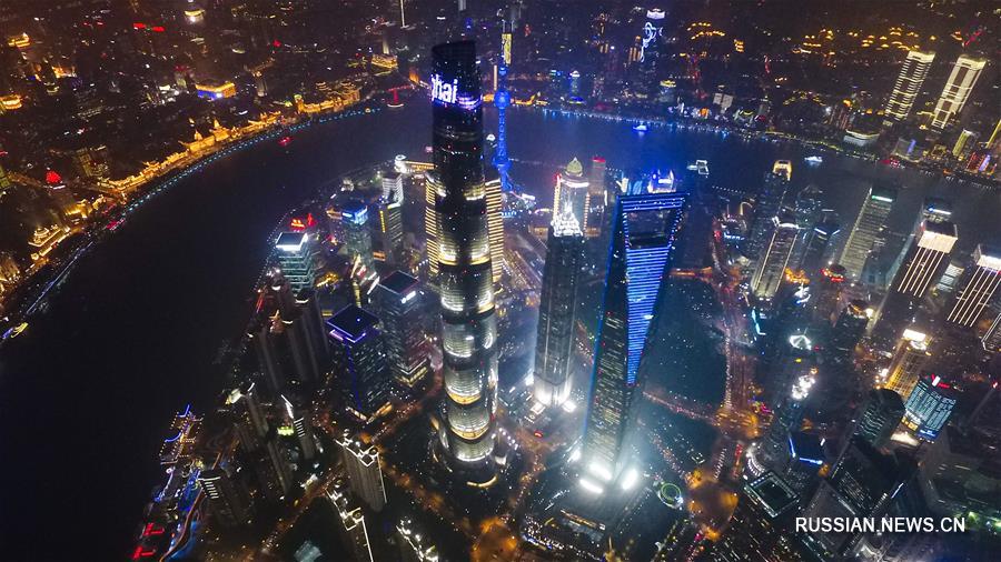 Вечерний Шанхай с высоты полета дрона