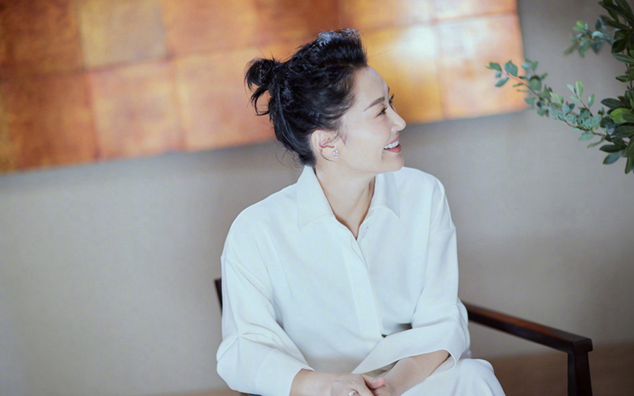 Изящная актриса Сюй Цин