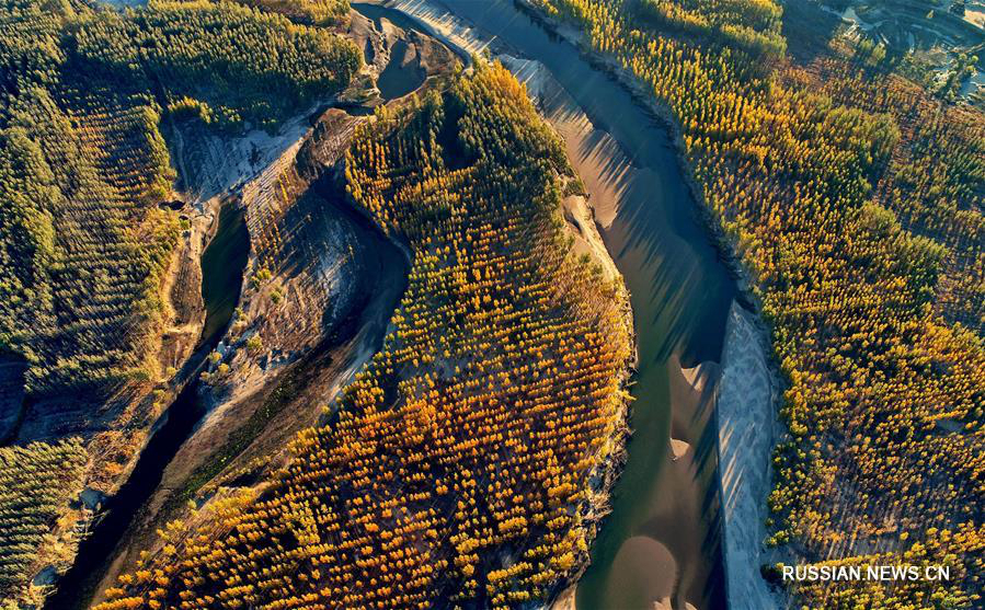 Осенние пейзажи в районе реки Луаньхэ на севере Китая