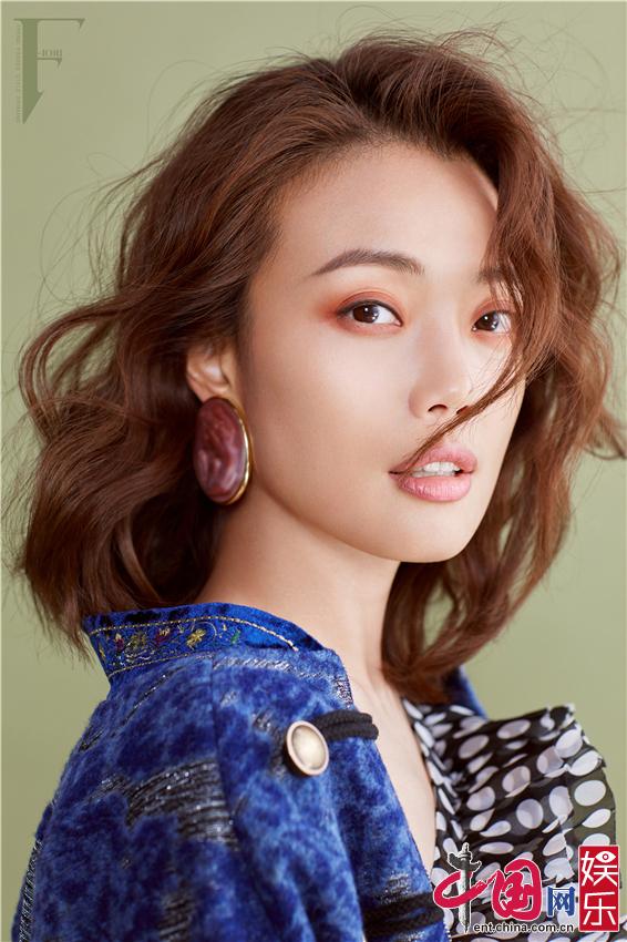 Красавица Жун Цзуэр на обложке журнала