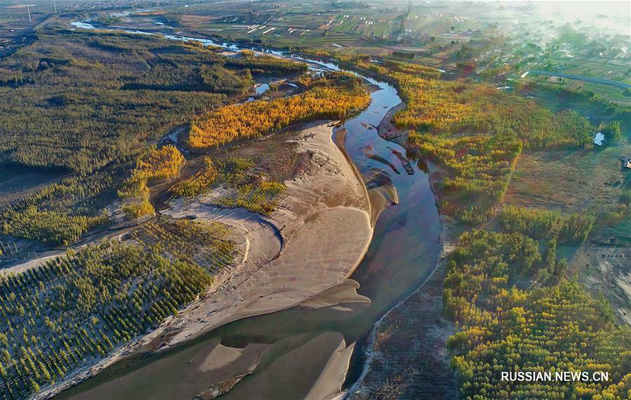 Осенние пейзажи в районе реки Луаньхэ на севере Китая