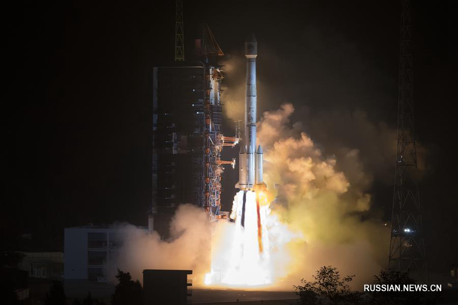 Китай запустил в космос два навигационных спутника в системе "Бэйдоу"