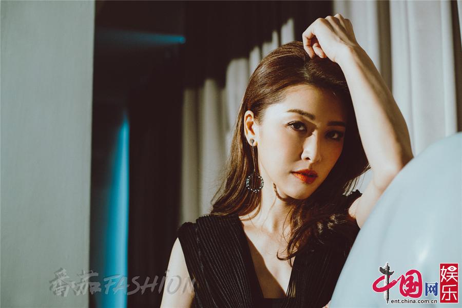 Знаменитая сянганская звезда Ники Чоу в модной фотосессии